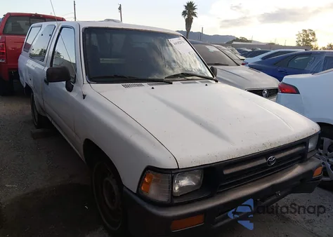 1995 Toyota Pickup 1/2 Ton Short Whlbase Stb z USA, uszkodzony, nr VIN 4TARN81A8SZ329652